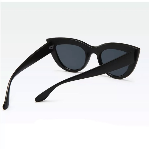 Awesome Cat Eye Triangle Sunglasses - Picture 4 of 6